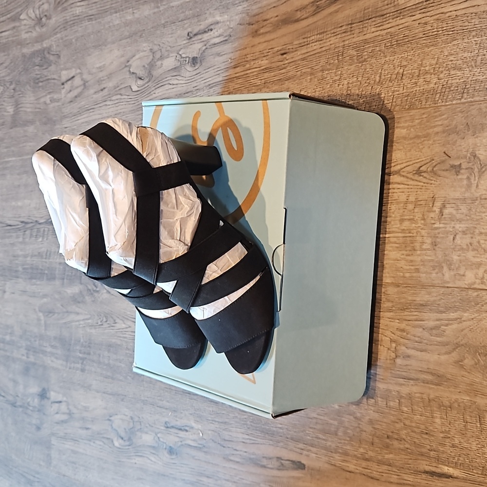 Life Stride Charlotte Size 7 Heels Brand New in Box.